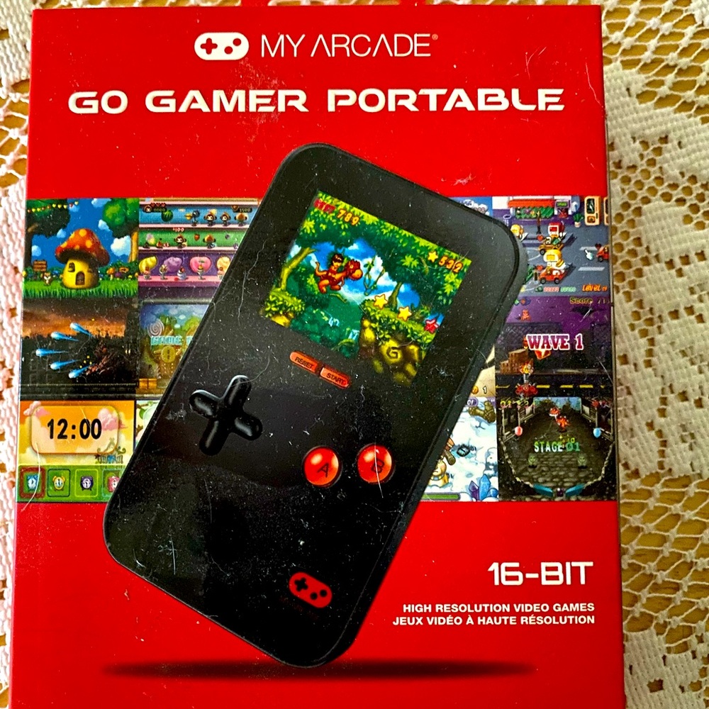 NIB My Arcade Go Gamer Portable 220 Retro Games